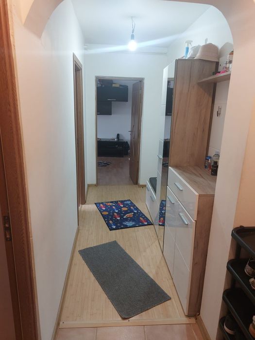 Vând apartament Zona Bascov