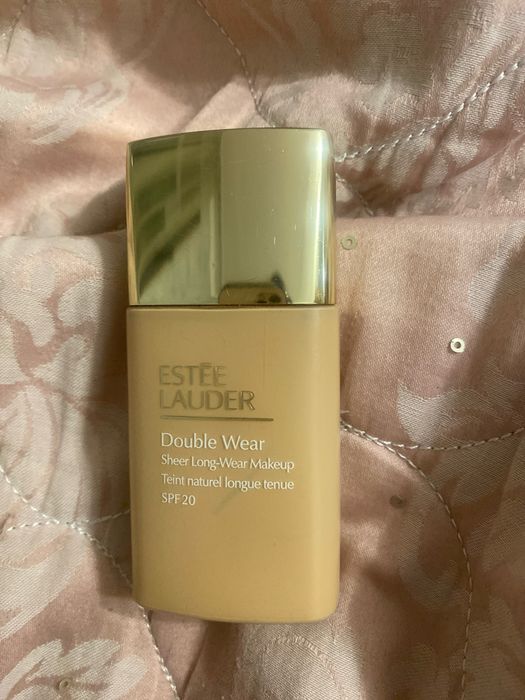 Продается тоналка estee lauder