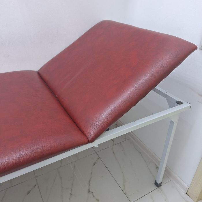 Продам кушетку б/у