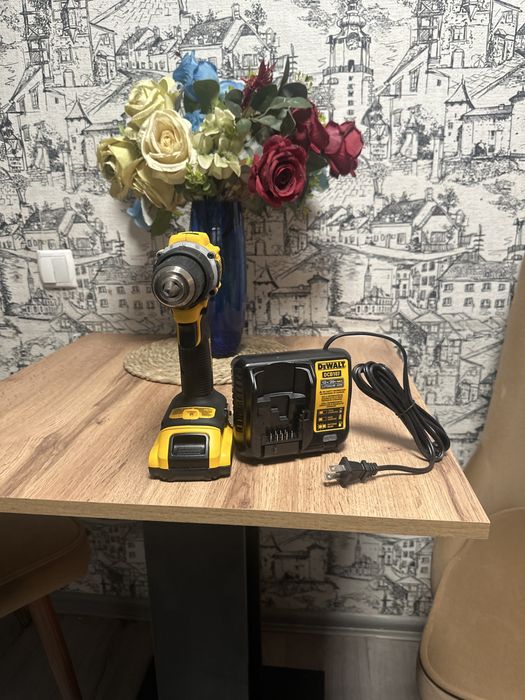 Дрель- шуруповет