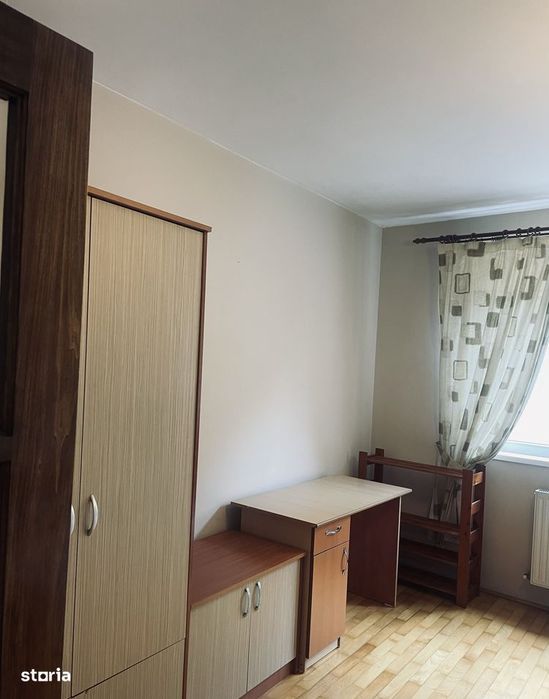 Apartament 3 camere 100mp, 2 bai, terasa, parcare, zona Grand Hotel It