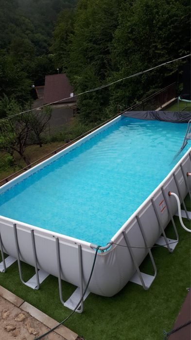 Piscina cu cadru metalic
