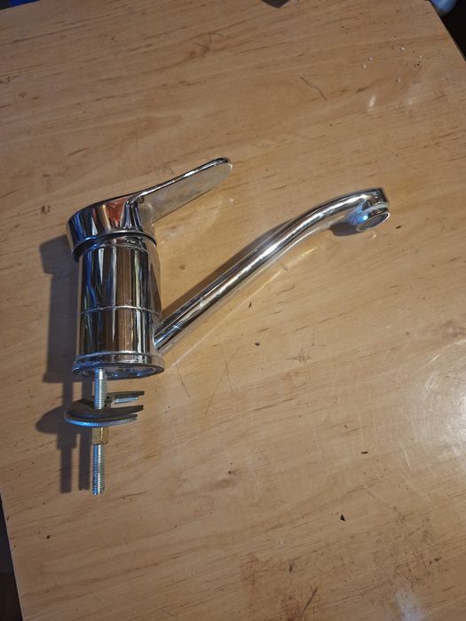 Accesorii chiuvete baie bucătărie