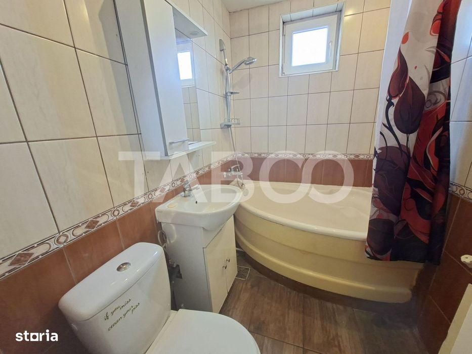 Apartament de vanzare cu 3 camere si balcon Mihai Viteazul lift