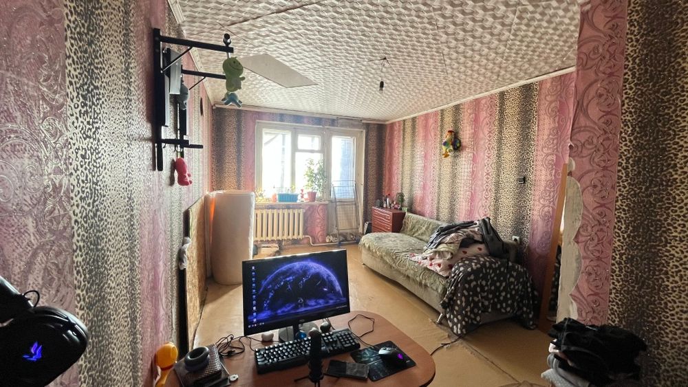 Продается  1 комнатная Сатпаева 22