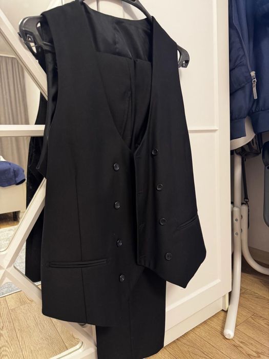 Костюм тройка размер 44-46