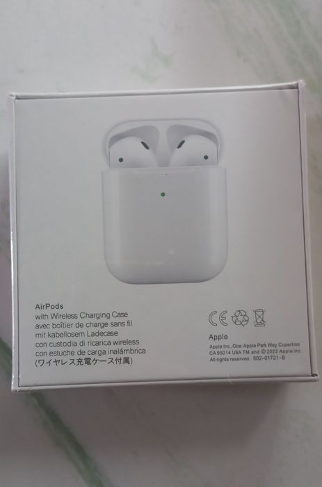 Наушники AirPods продам НОВЫЕ