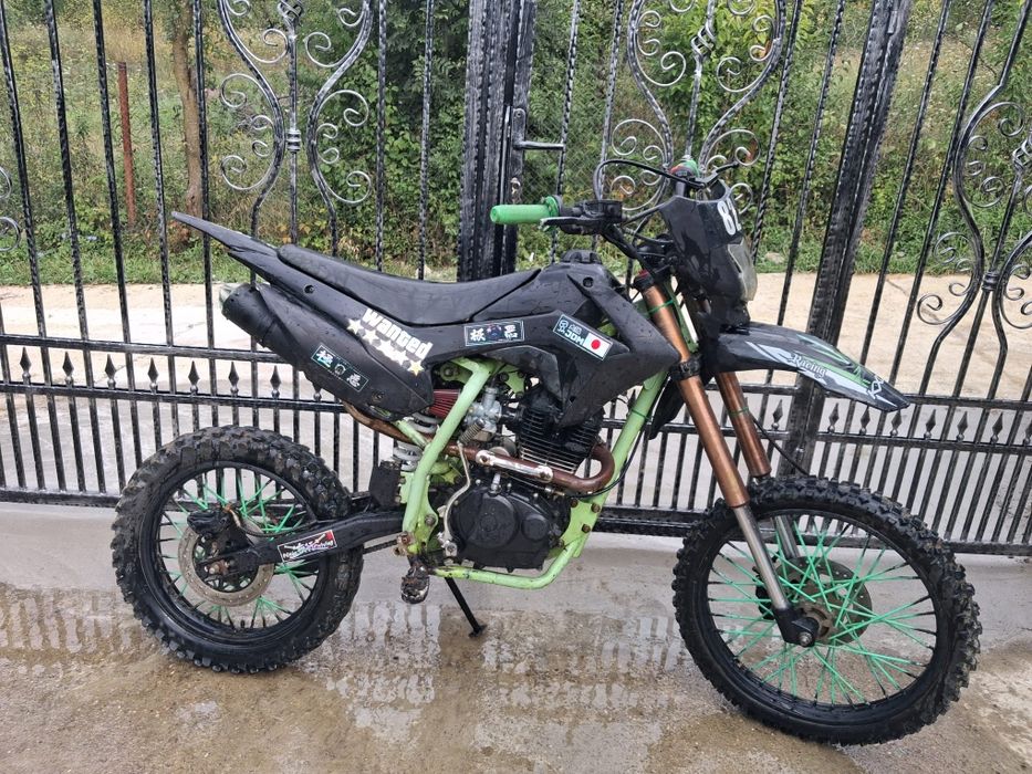 Cross 150cc,cititi descrierea