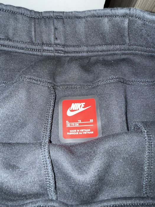 Nike Tech Fleece Paris ( горница и долница)158см-170см