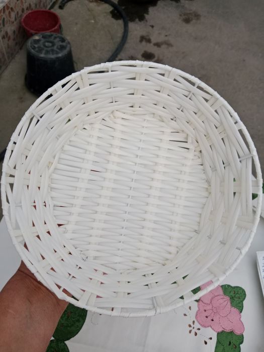 Продам хлебницу плетенную