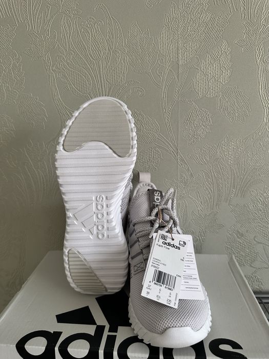 Кроссовки adidas новые