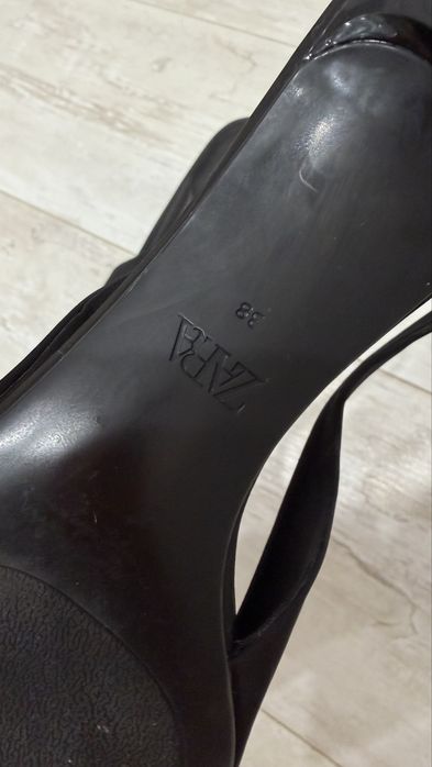 Продам женскую обувь Zara