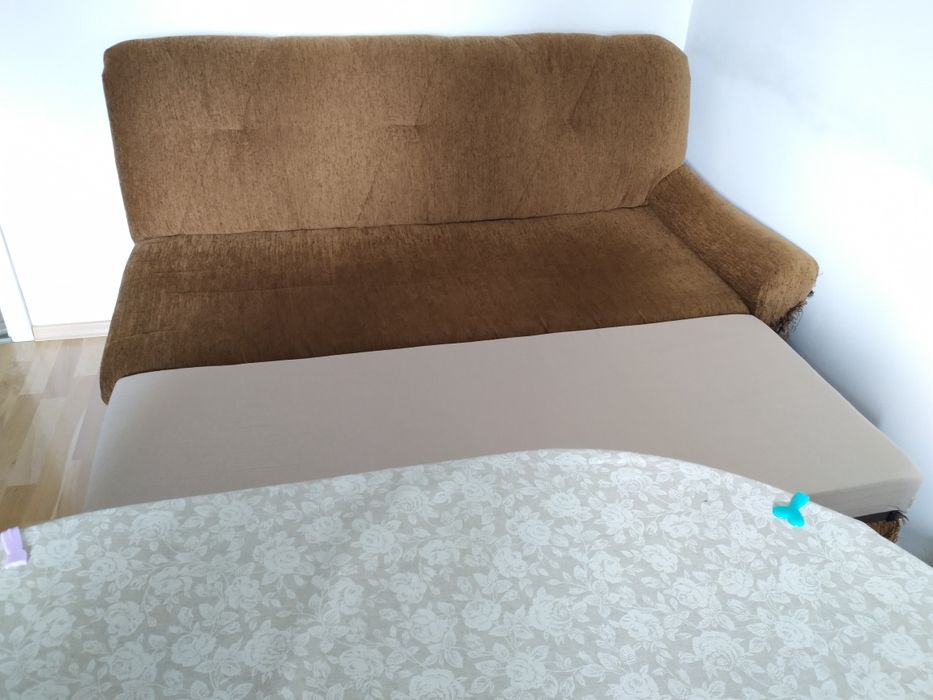 Ъглов диван-спалня и ракла