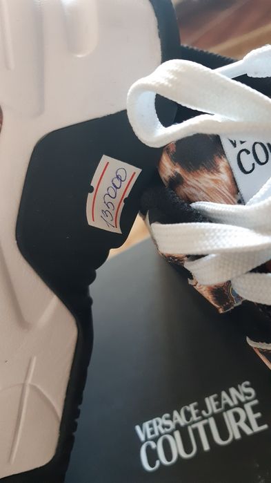 Продам кроссовки