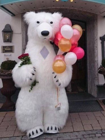 Белая медведь 2 метра