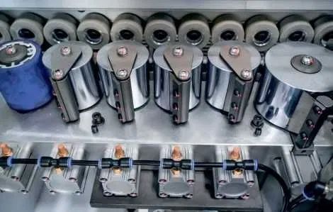 Кромкооблицовочный станок автомат (закаточный станок)