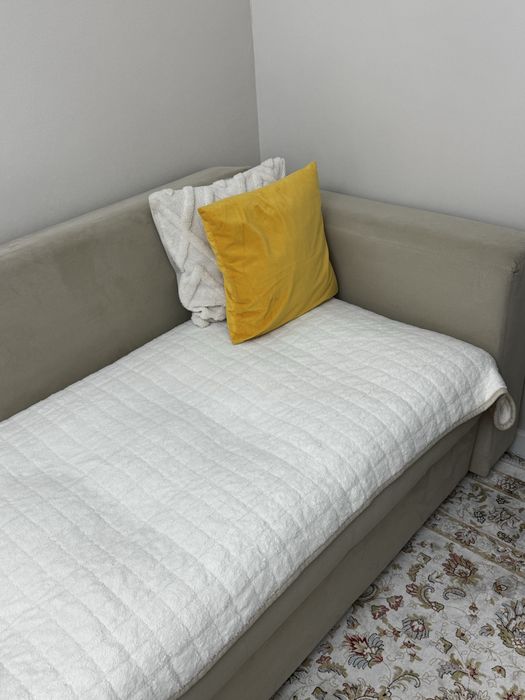 Продается угловой диван, бежевого цвета