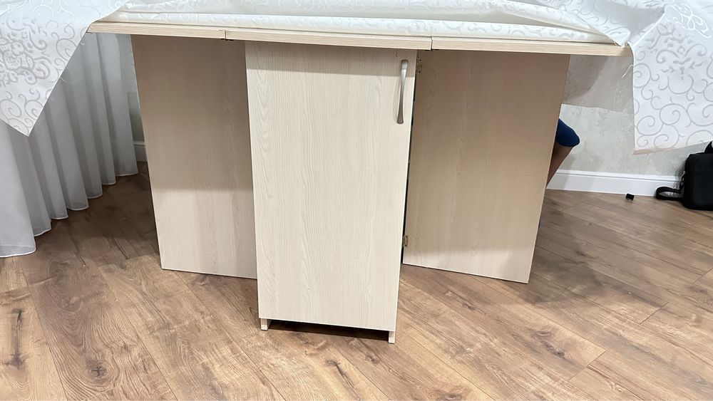 Продам стол в хорошом качестве