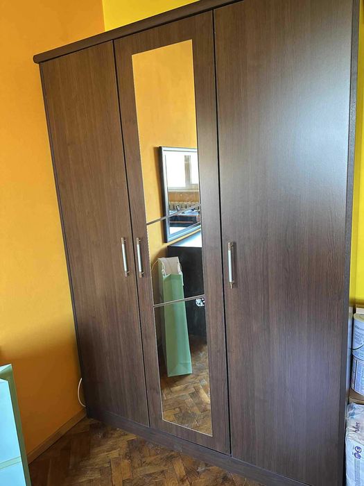 Продавам мебели в отлично състояние