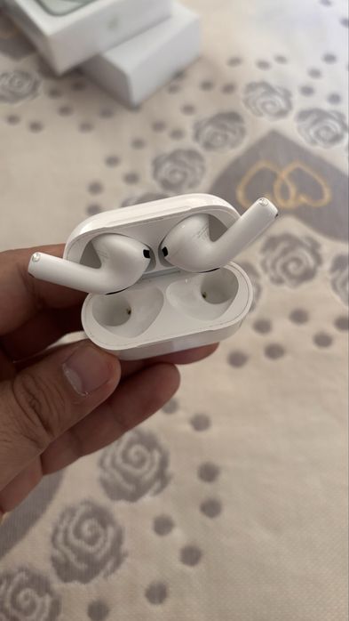 Наушники Airpods 4