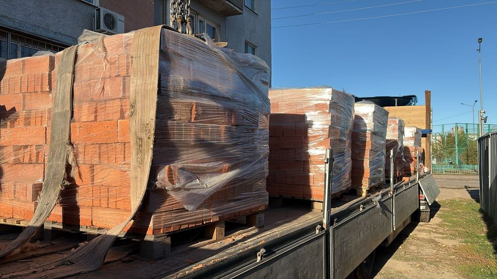 Продам кирпич одинарный и полутырный