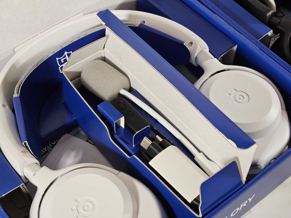 SteelSeries Arctis Nova 3P универсални безжични слушалки за мултимедия