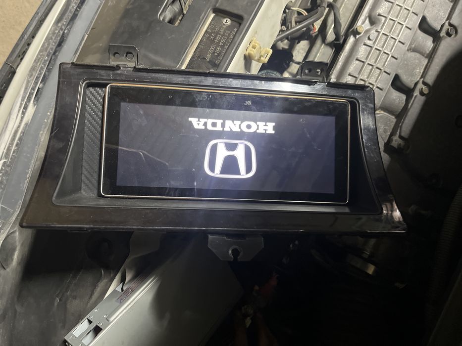 Android Honda Elysion с рамкой