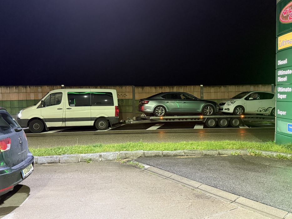 Transport Tractari auto Iasi utilaje platforma de inchiriat 3.5 t Asistenta rutiera