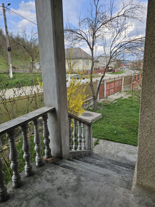 Casa de vanzare individuala .
