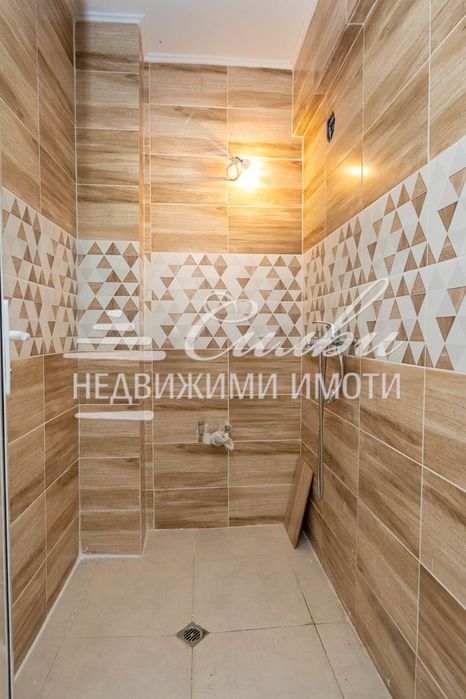 Тристаен ТУХЛЕН апартамент след ОСНОВЕН ремонт – ИДЕАЛЕН Център!!!