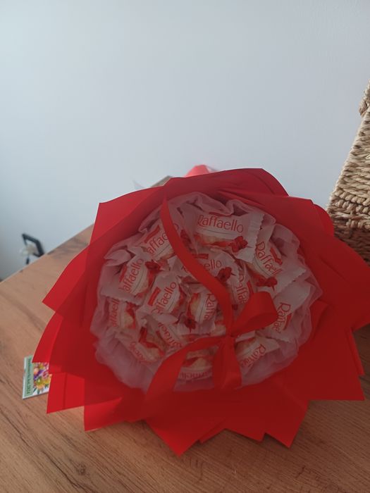 Букет из рафаэлок