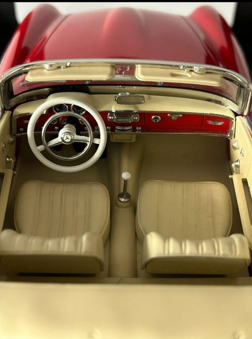 Модел Norev 1:18 Mercedes-Benz 190 SL 1957