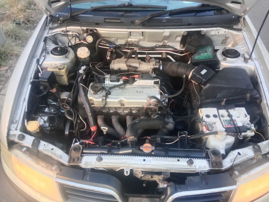 Автомобиль Mitsubishi charisma Митсубиси АКПП автомат