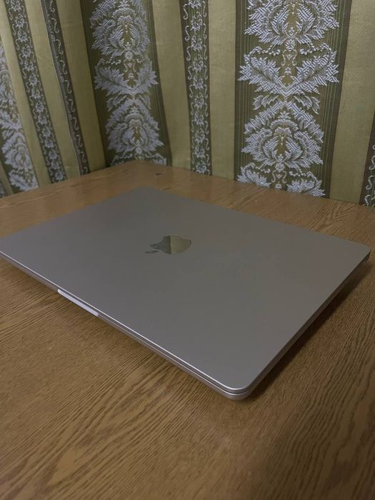 MacBook Air M2 16/256GB - като нов!