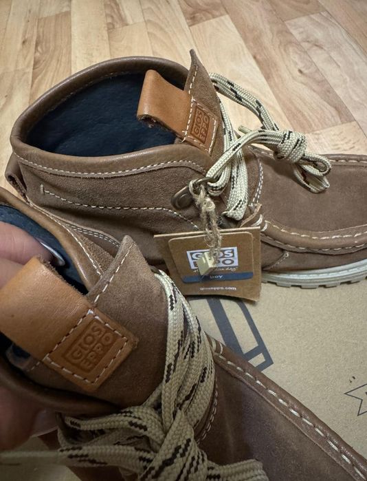 Продам детские ботинки