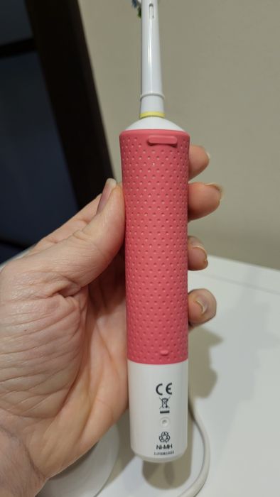 Електрическа четка за зъби Oral B Braun