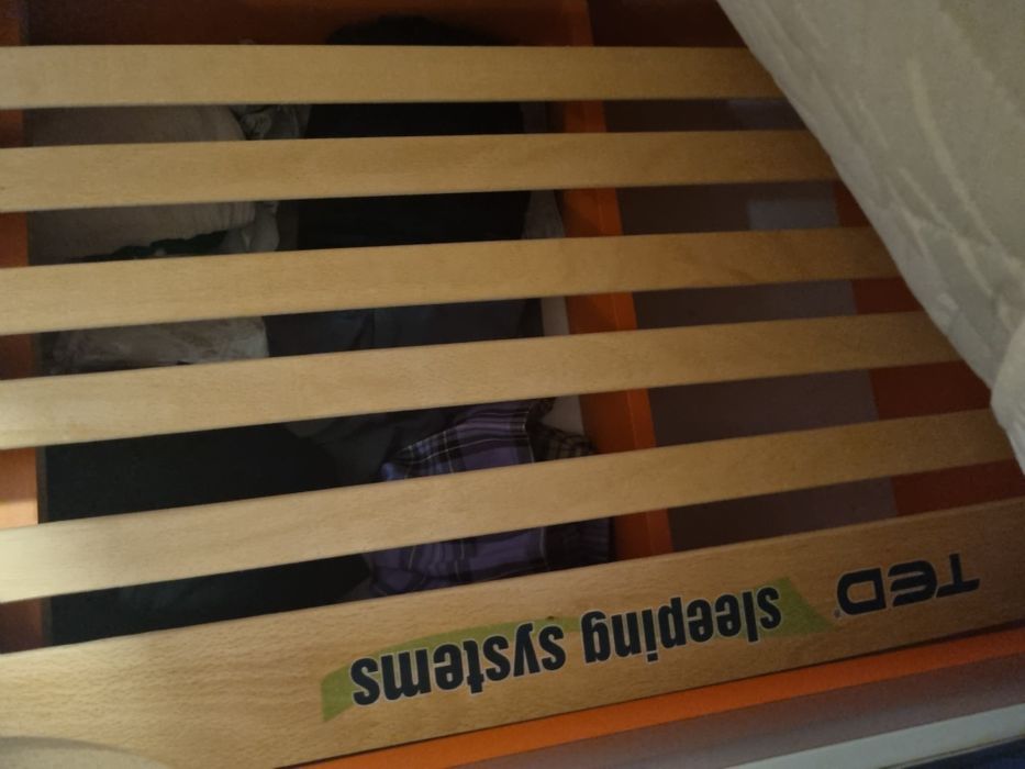 Детско легло .Дъската е гланц