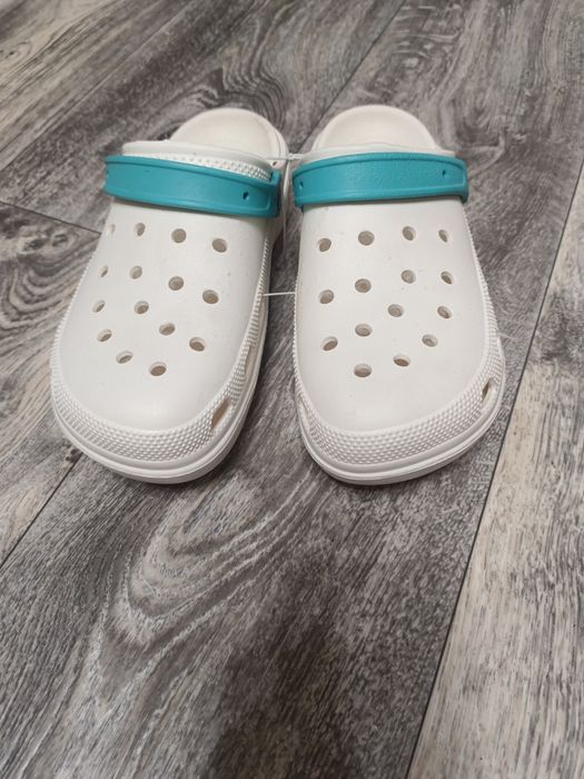 Продам тапочки CROCS