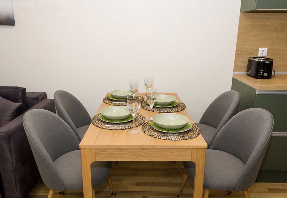 Дава се под наем Двустаен апартамент в Варна, Бриз - 60 кв.м за 612 € - Снимка #2