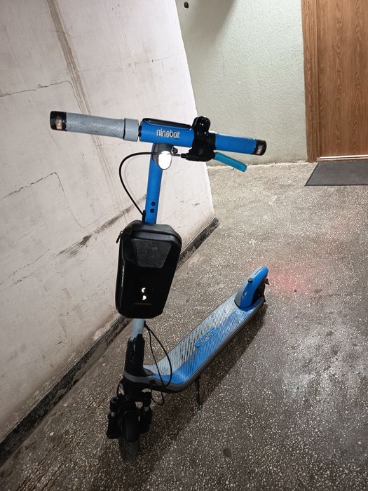 Trotineta electrica Ninebot Kickscooter E2 -stare foarte buna