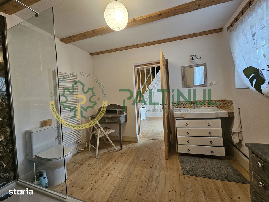 Casă de vanzare cochetă, complet renovată, în Rășinari, Sibiu