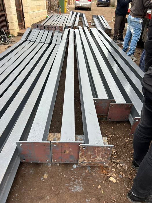 Vând hala metalica 10 m x20 m x5