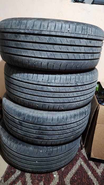 Good year balon 215 55 r17 sotiladi