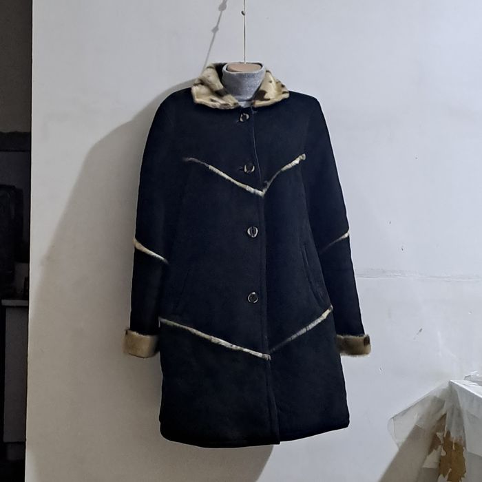 Дублёнку пальто натуральный раз. 48,50. С мехом.цен.700.000сум