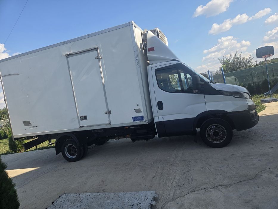 Vand cub frigorific cu sistem carlige sau paleti