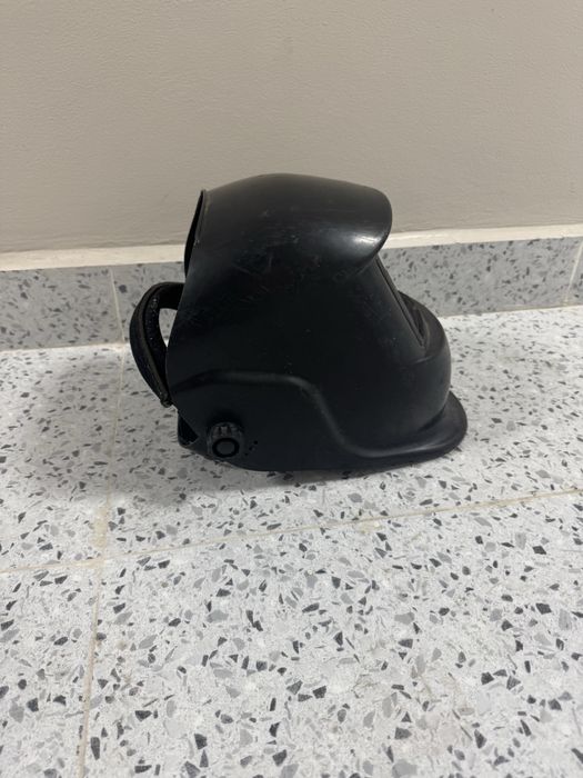 Каска для сварки