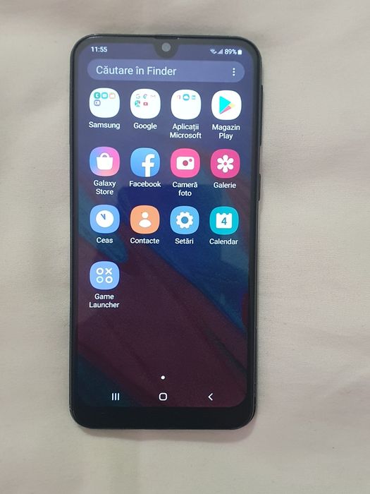 Tel. Samsung A40.