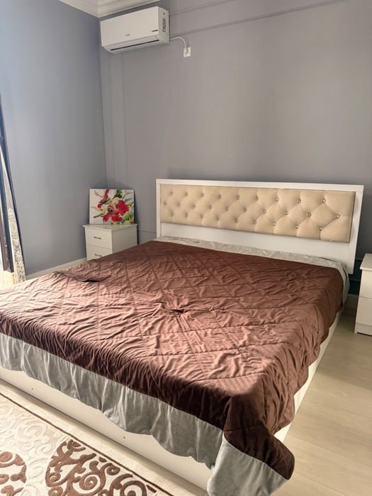 Продам кровать с матрасом