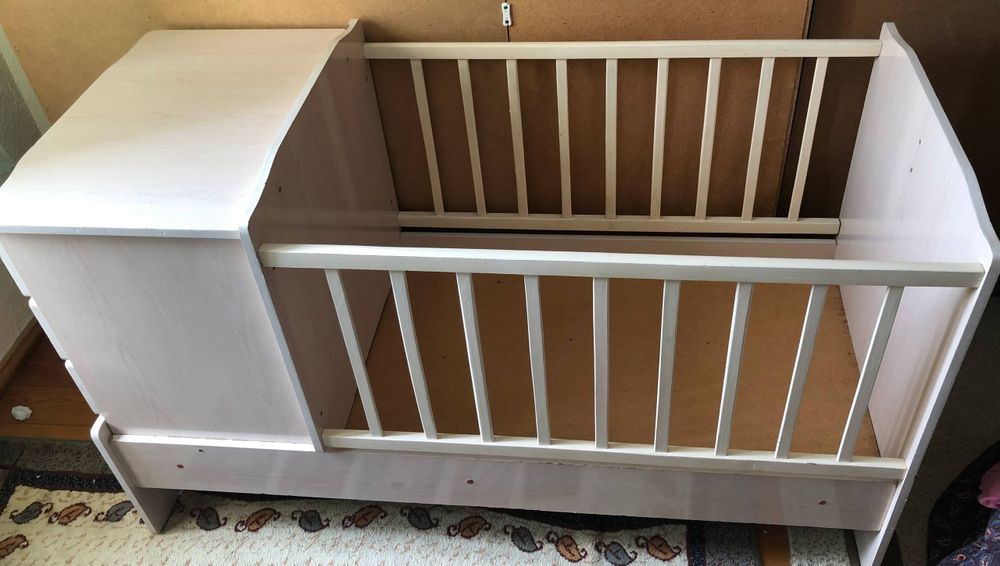 Детская кроватка в хорошем состоянии