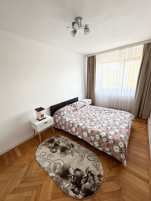 - DE ÎNCHIRIAT - Apartament două camere decomandat